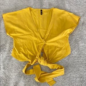 Cropped front tie shirt